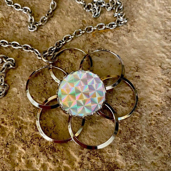 🌸Cool vintage flower power necklace - Picture 3 of 4